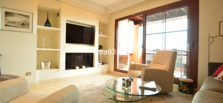Short-term rent of penthouse in Benahavís 3