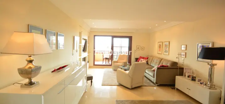 Short-term rent of penthouse in Benahavís 4