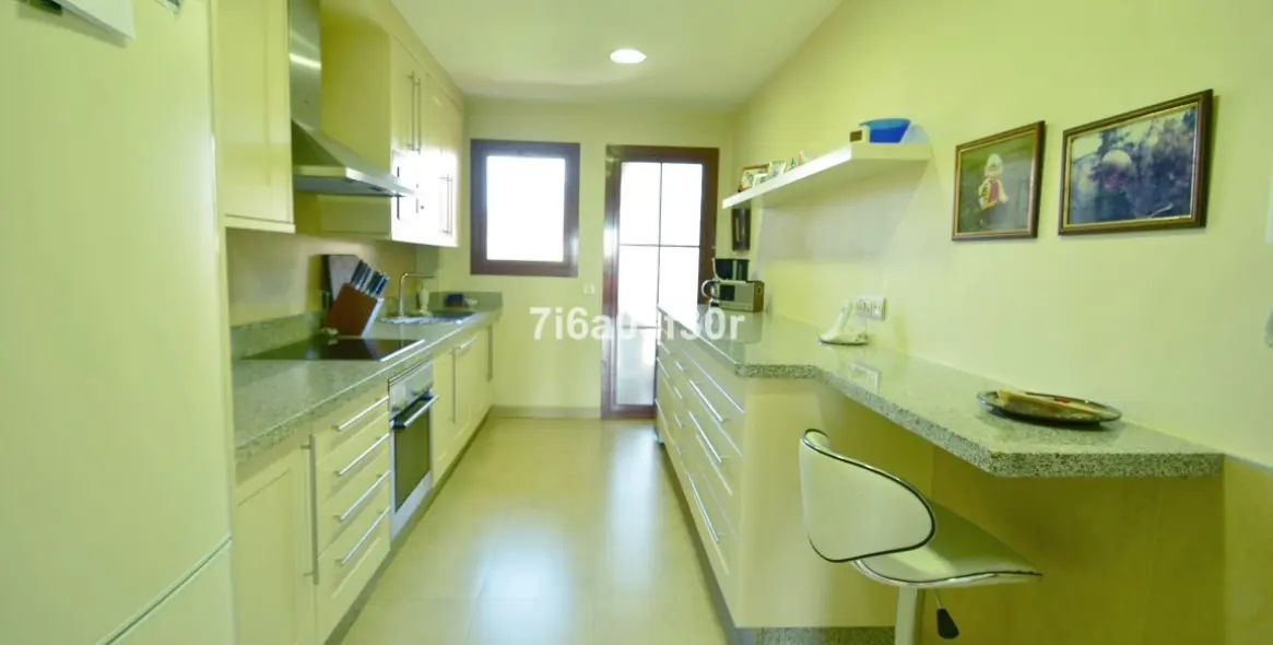 Short-term rent of penthouse in Benahavís 6