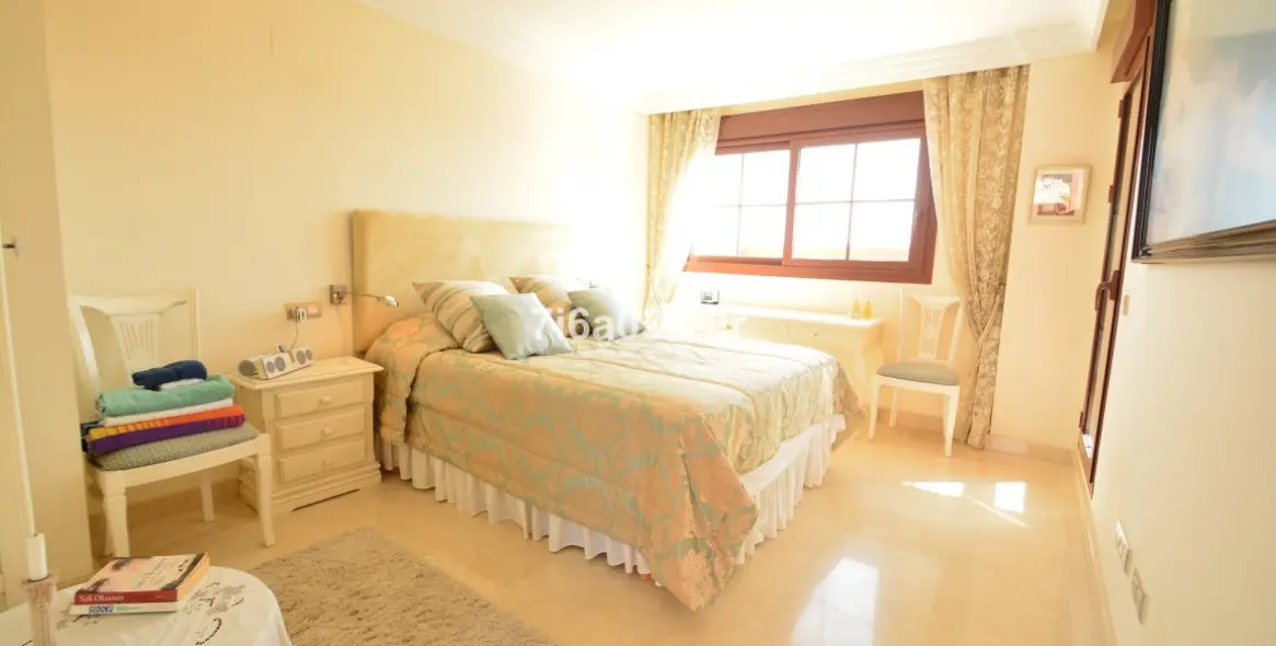 Short-term rent of penthouse in Benahavís 7