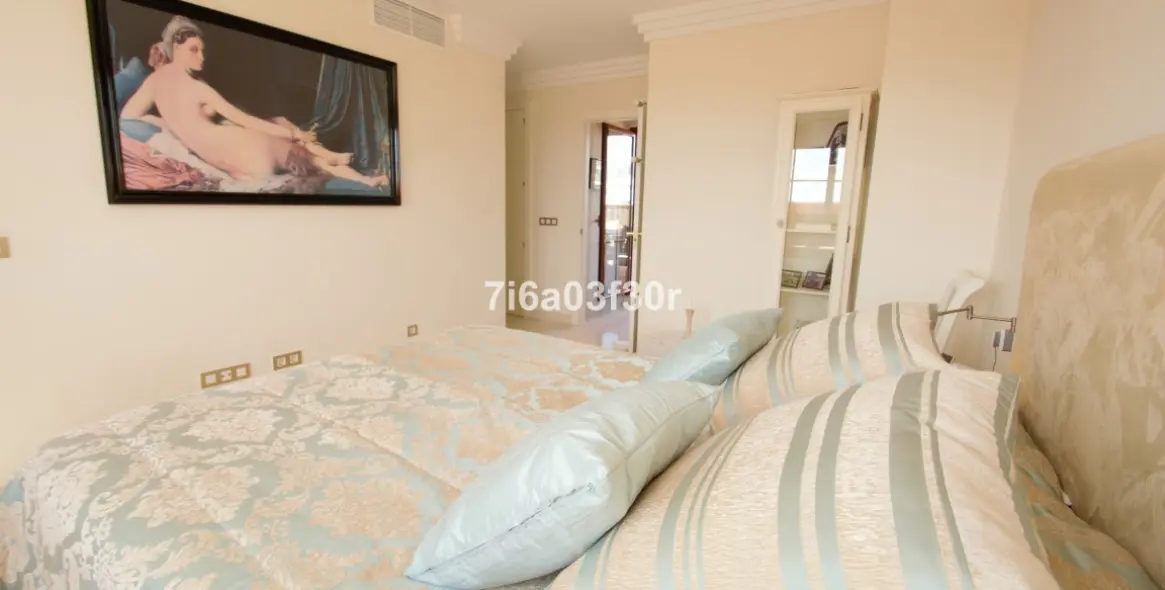 Short-term rent of penthouse in Benahavís 9