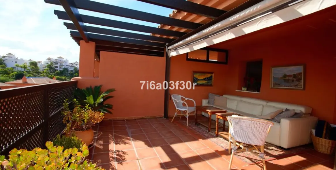 Short-term rent of penthouse in Benahavís 16