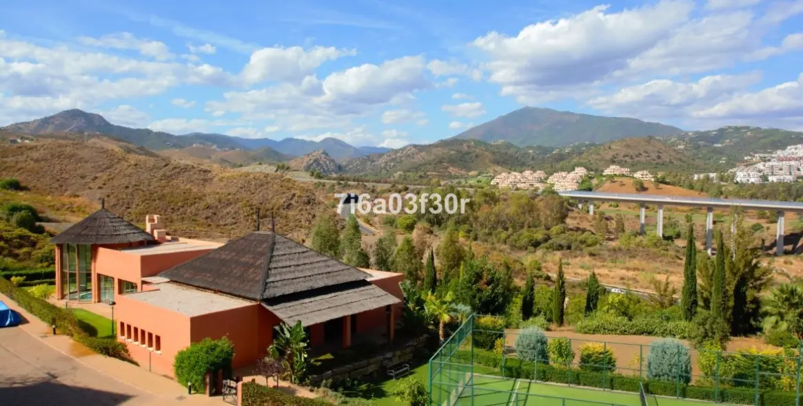 Short-term rent of penthouse in Benahavís 30