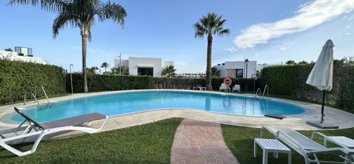 Long-term rent of townhouse in New Golden Mile 1