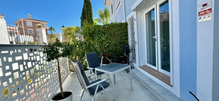 Long-term rent of townhouse in New Golden Mile 3