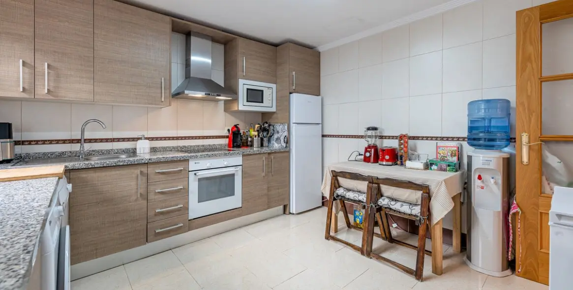 Продажа таунхауса в Coín 8