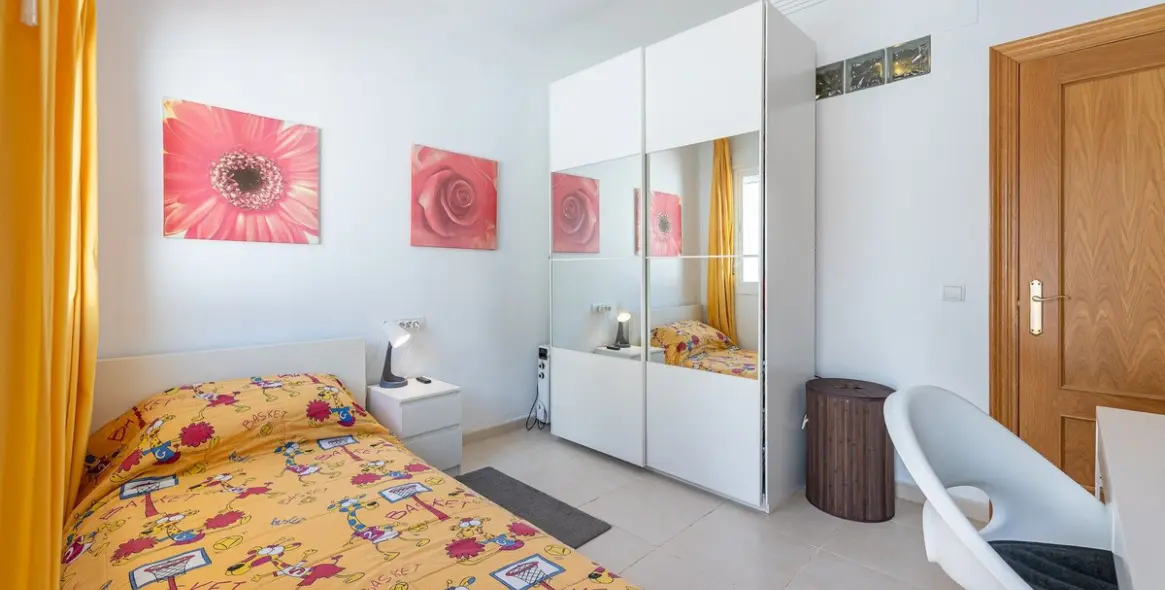 Продажа таунхауса в Coín 22