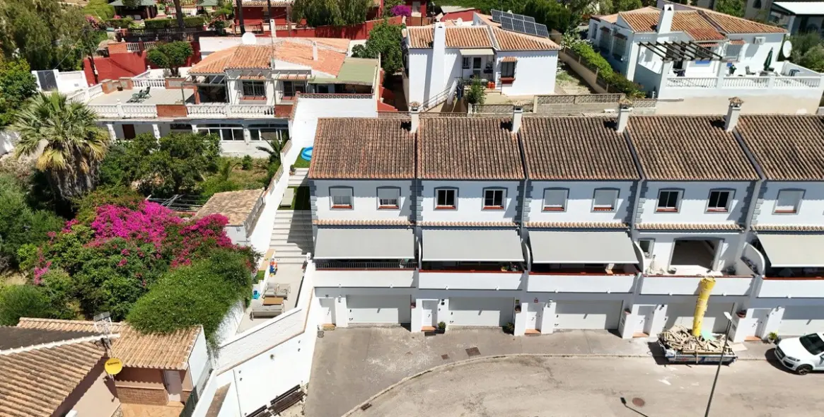 Продажа таунхауса в Coín 31