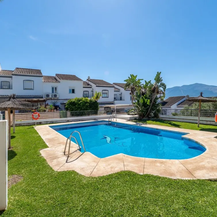 Sale of townhouse in Coín