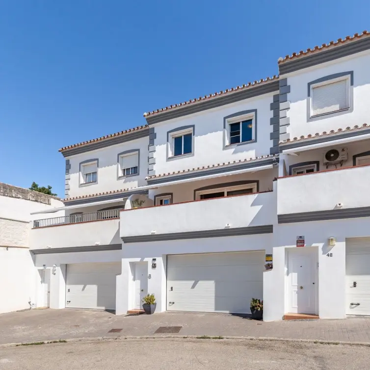 Sale of townhouse in Coín