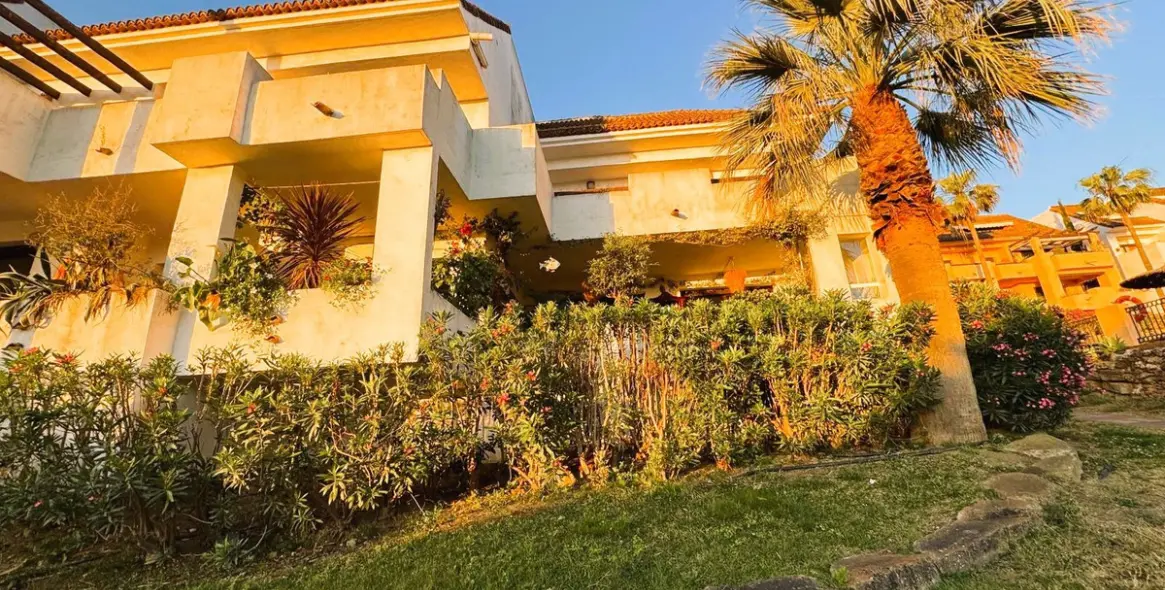 Venta de apartamento en planta baja en Manilva 2