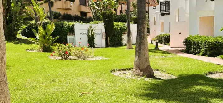 Sale of ground floor apartment in Manilva 2