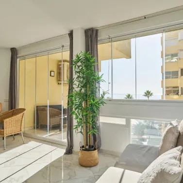 Sale of middle floor apartment in Marbella