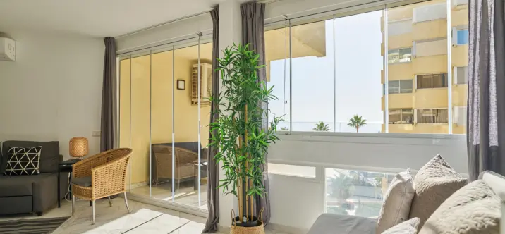 Sale of middle floor apartment in Marbella 2