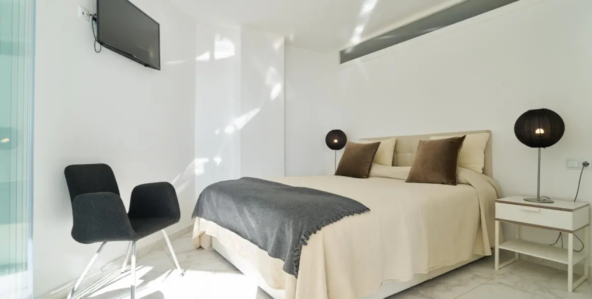 Sale of middle floor apartment in Marbella 12