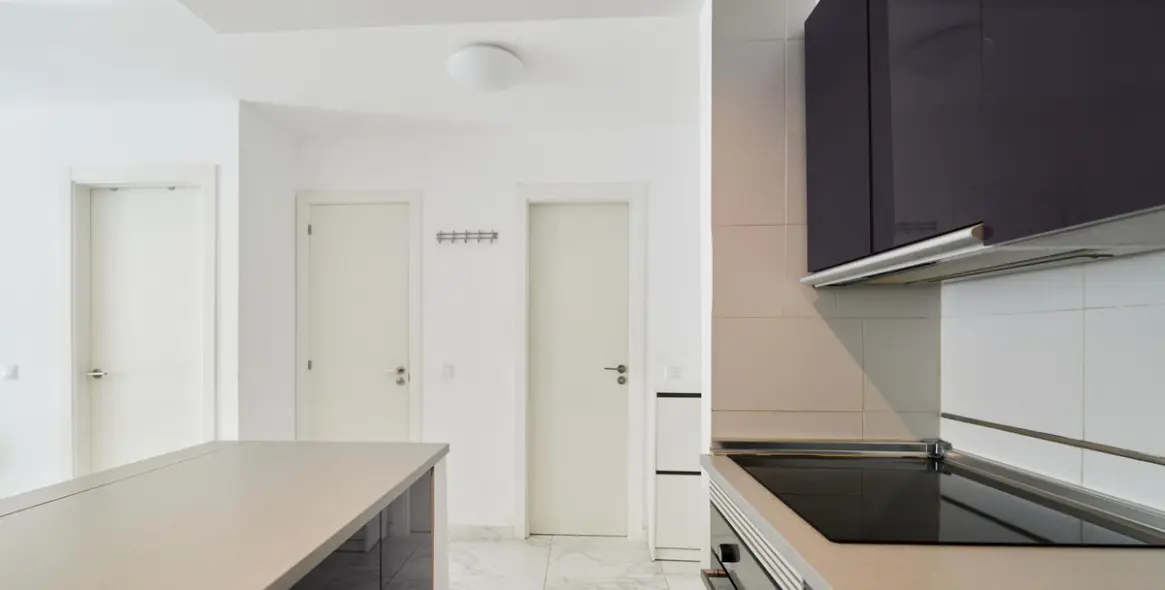 Sale of middle floor apartment in Marbella 19