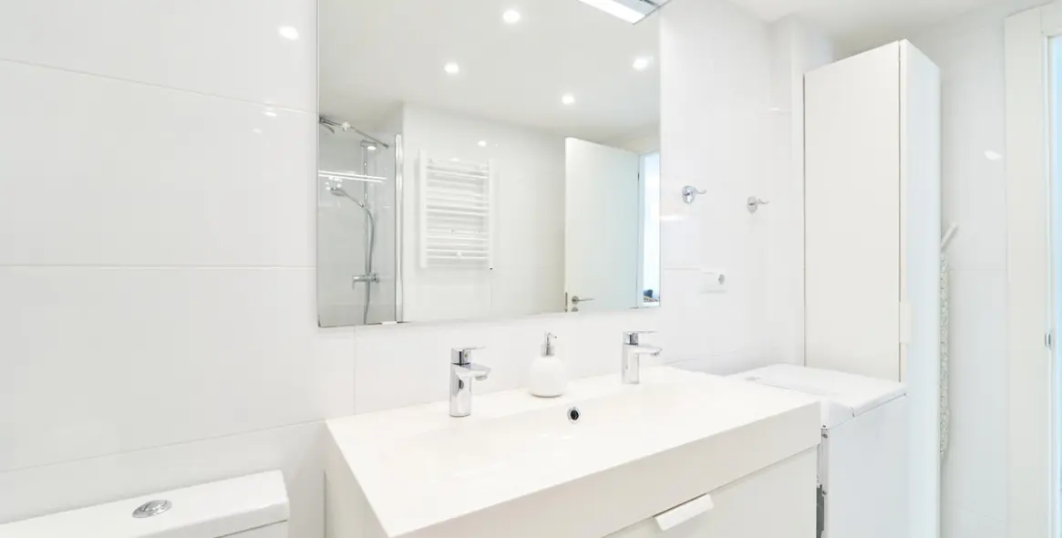 Sale of middle floor apartment in Marbella 23