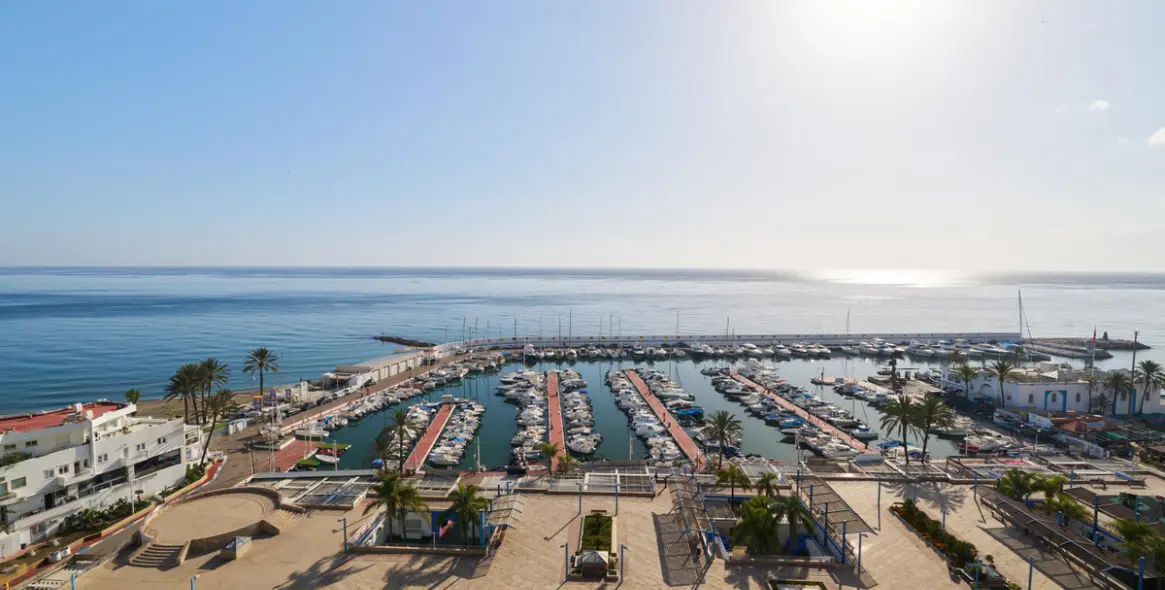 Sale of middle floor apartment in Marbella 29