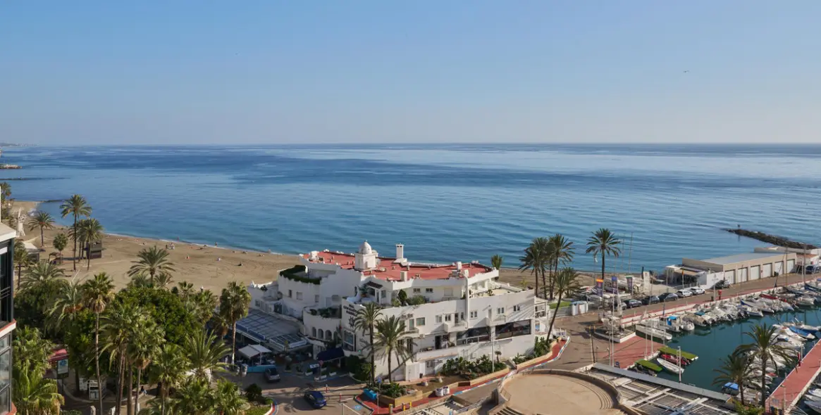 Sale of middle floor apartment in Marbella 30