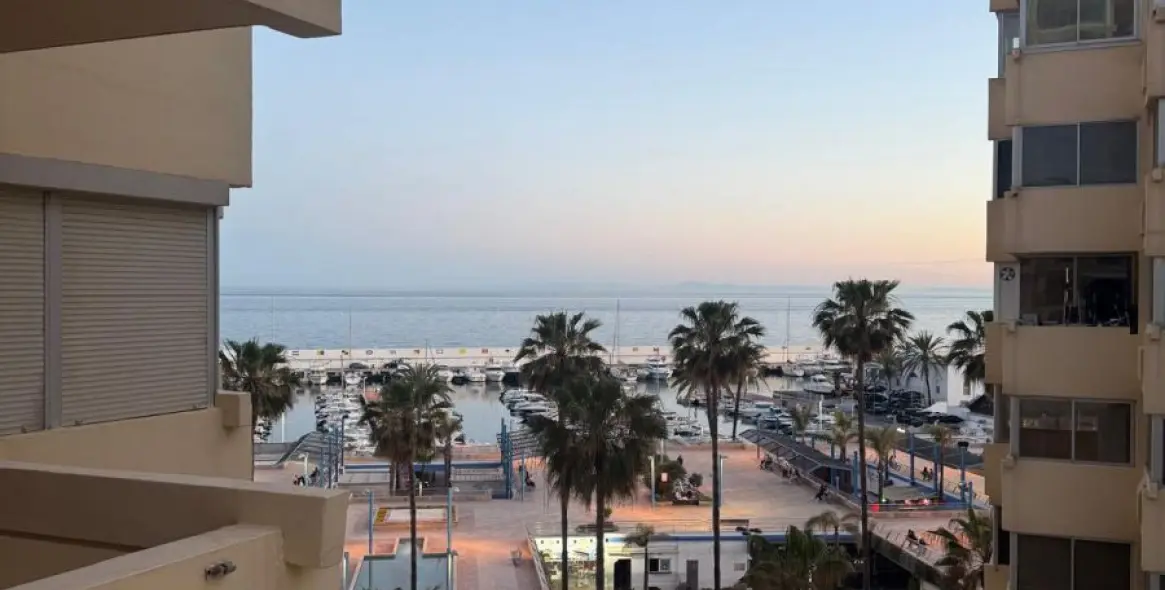 Sale of middle floor apartment in Marbella 32