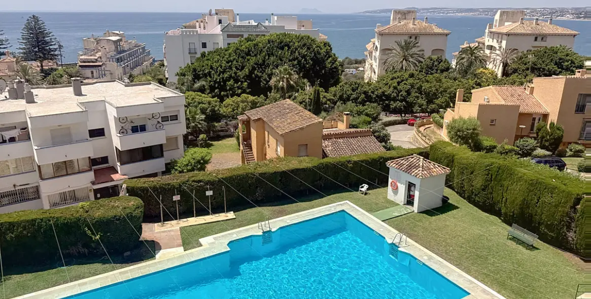 Продажа апартаментов на среднем этаже в Estepona 3