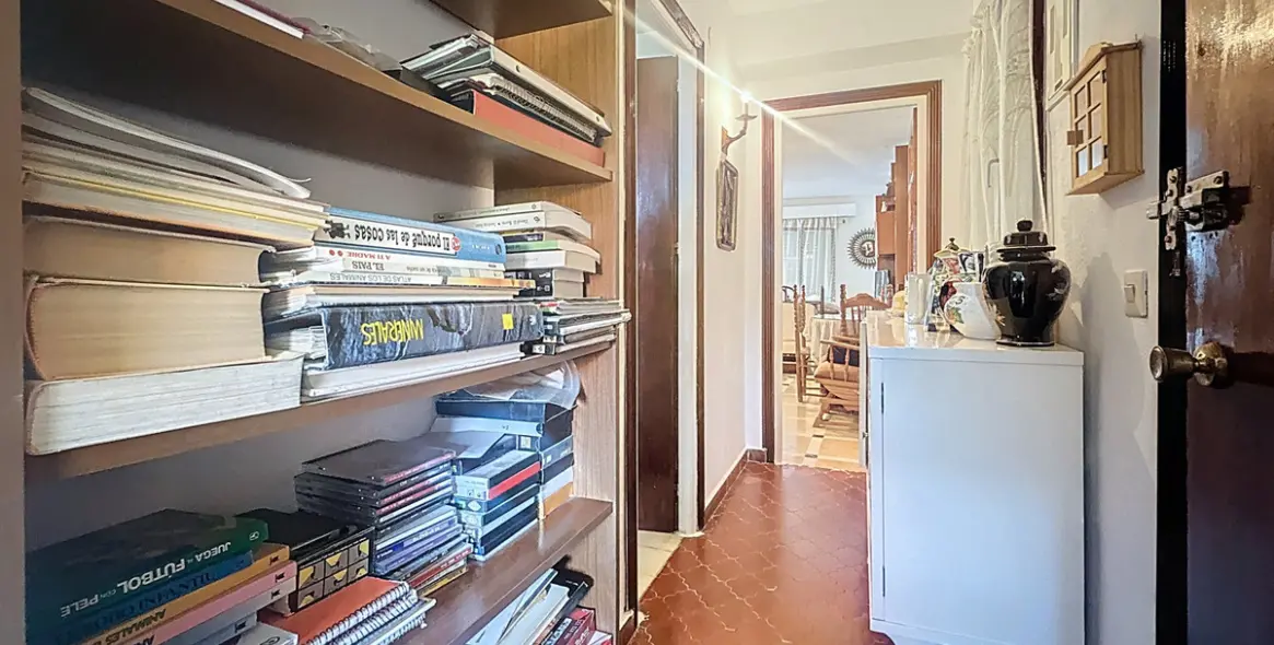 Продажа апартаментов на среднем этаже в Estepona 4