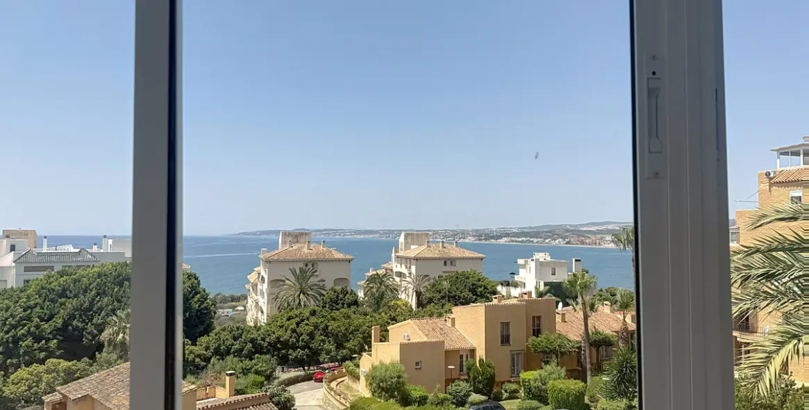 Продажа апартаментов на среднем этаже в Estepona 26