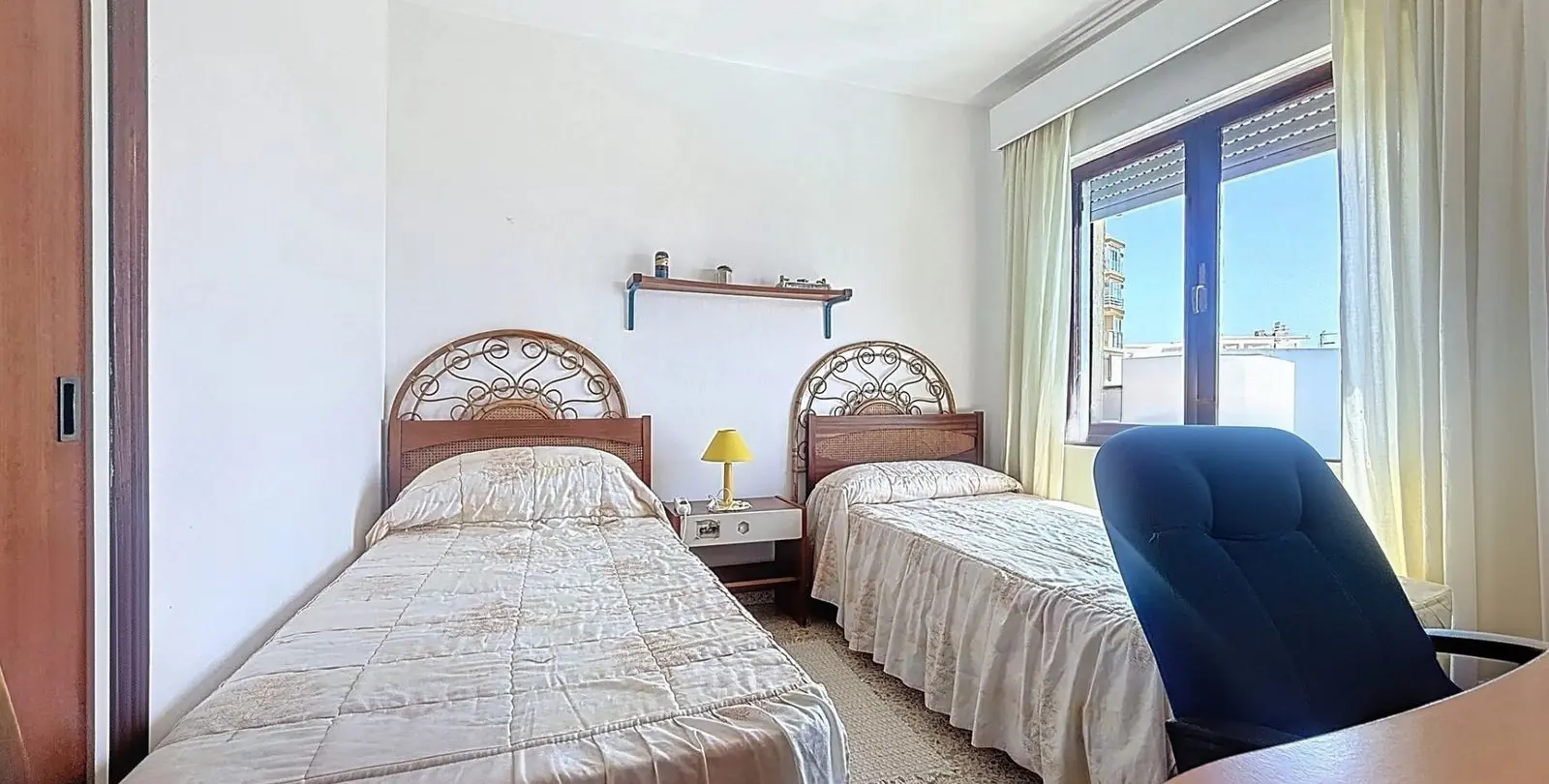 Продажа апартаментов на среднем этаже в Estepona 19