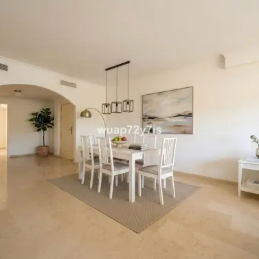 Sale of middle floor apartment in Elviria