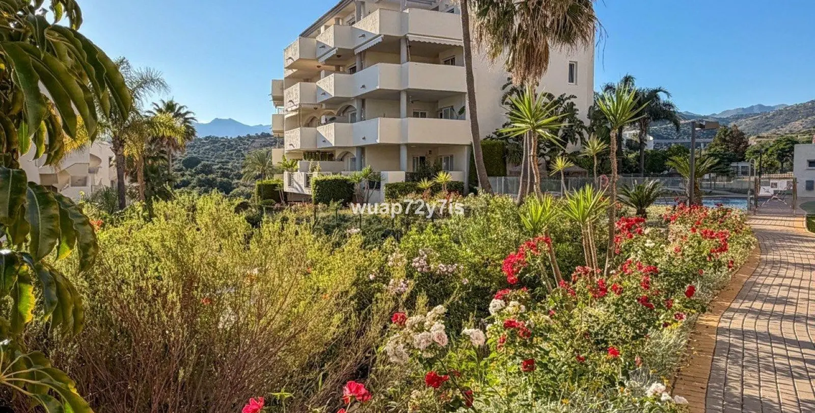 Продажа апартаментов на среднем этаже в Elviria 1