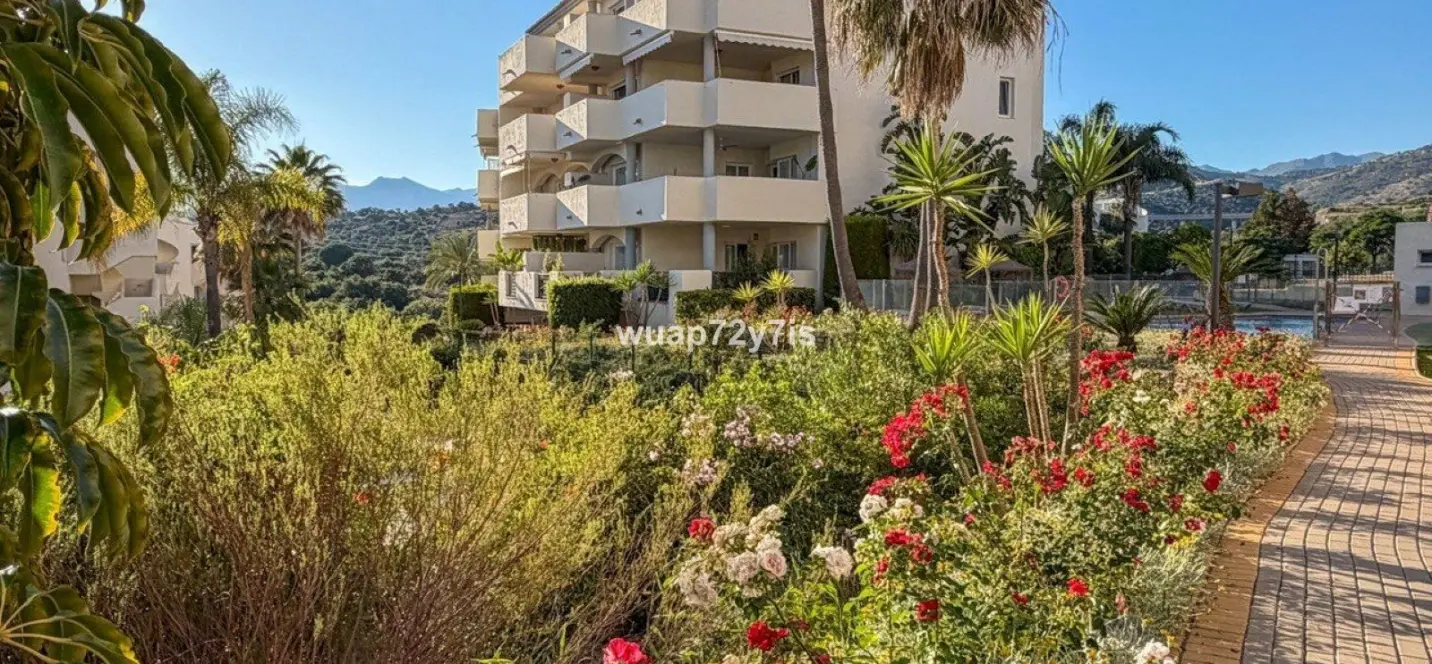 Продажа апартаментов на среднем этаже в Elviria 0