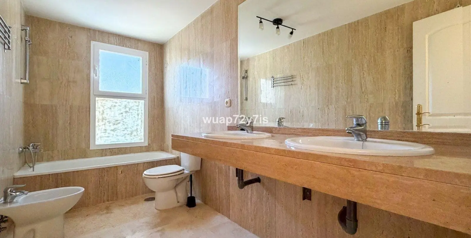Продажа апартаментов на среднем этаже в Elviria 13