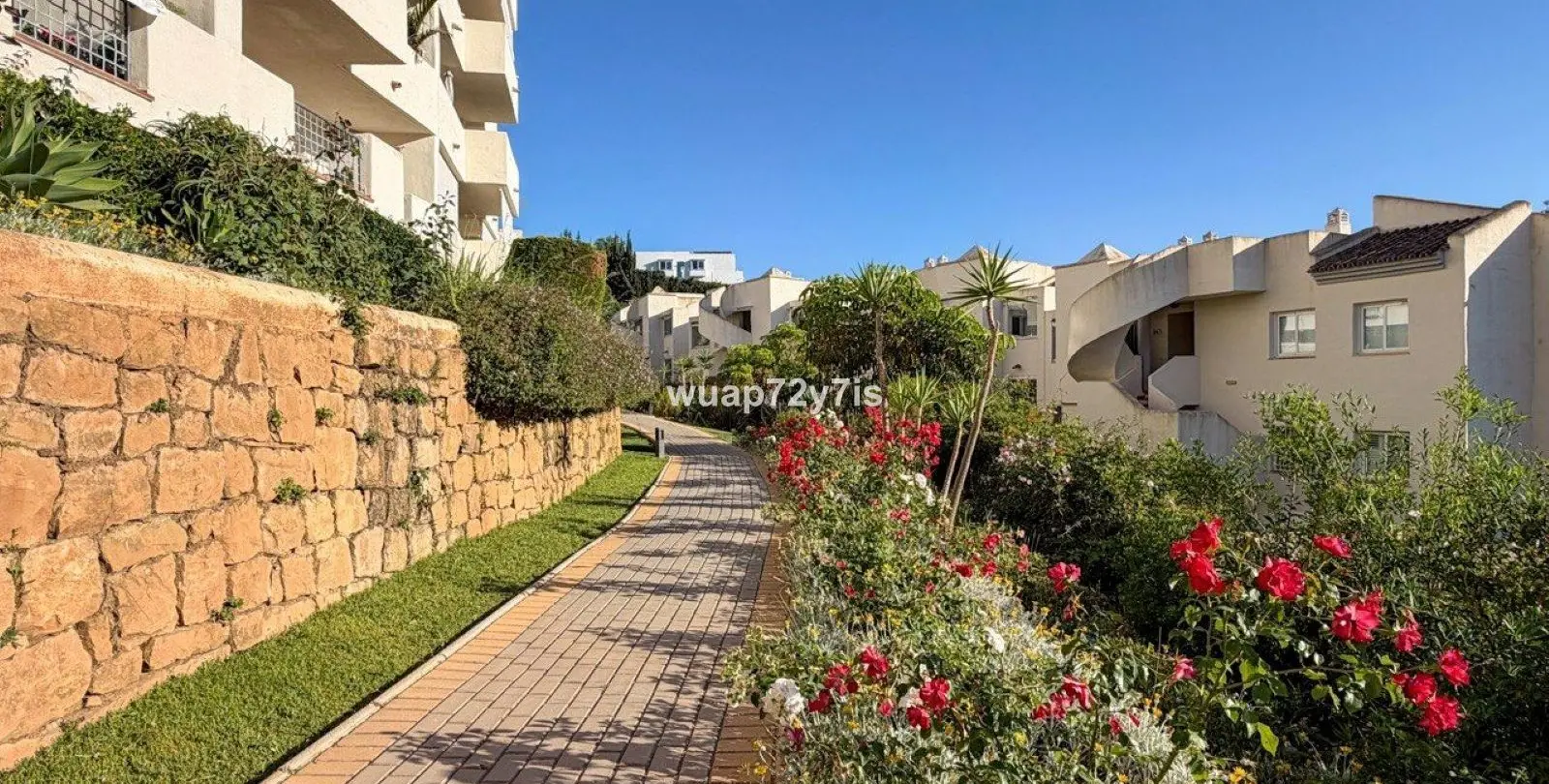 Продажа апартаментов на среднем этаже в Elviria 25