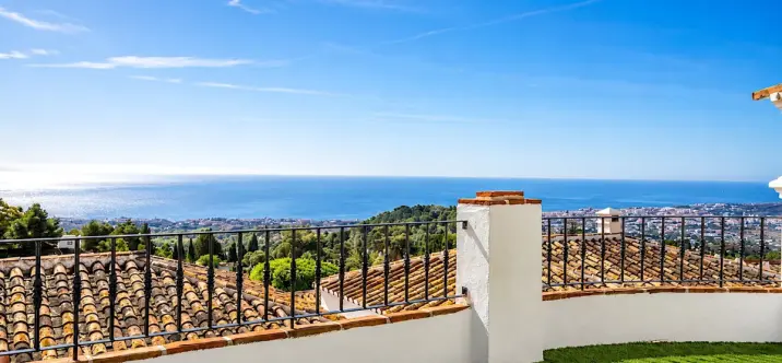 Продажа двухуровневых апартаментов в Mijas 1