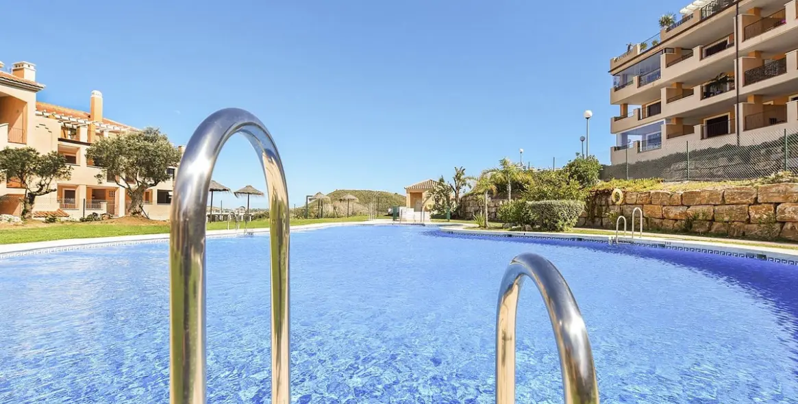 Sale of middle floor apartment in La Cala de Mijas 6