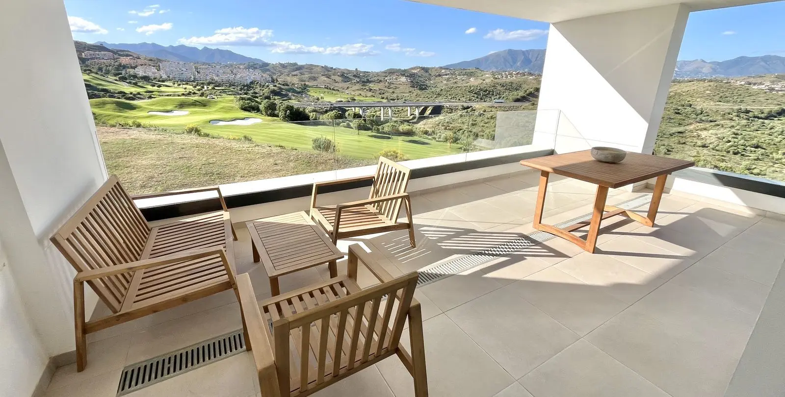 Sale of middle floor apartment in La Cala de Mijas 1