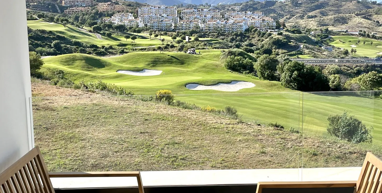 Sale of middle floor apartment in La Cala de Mijas 2