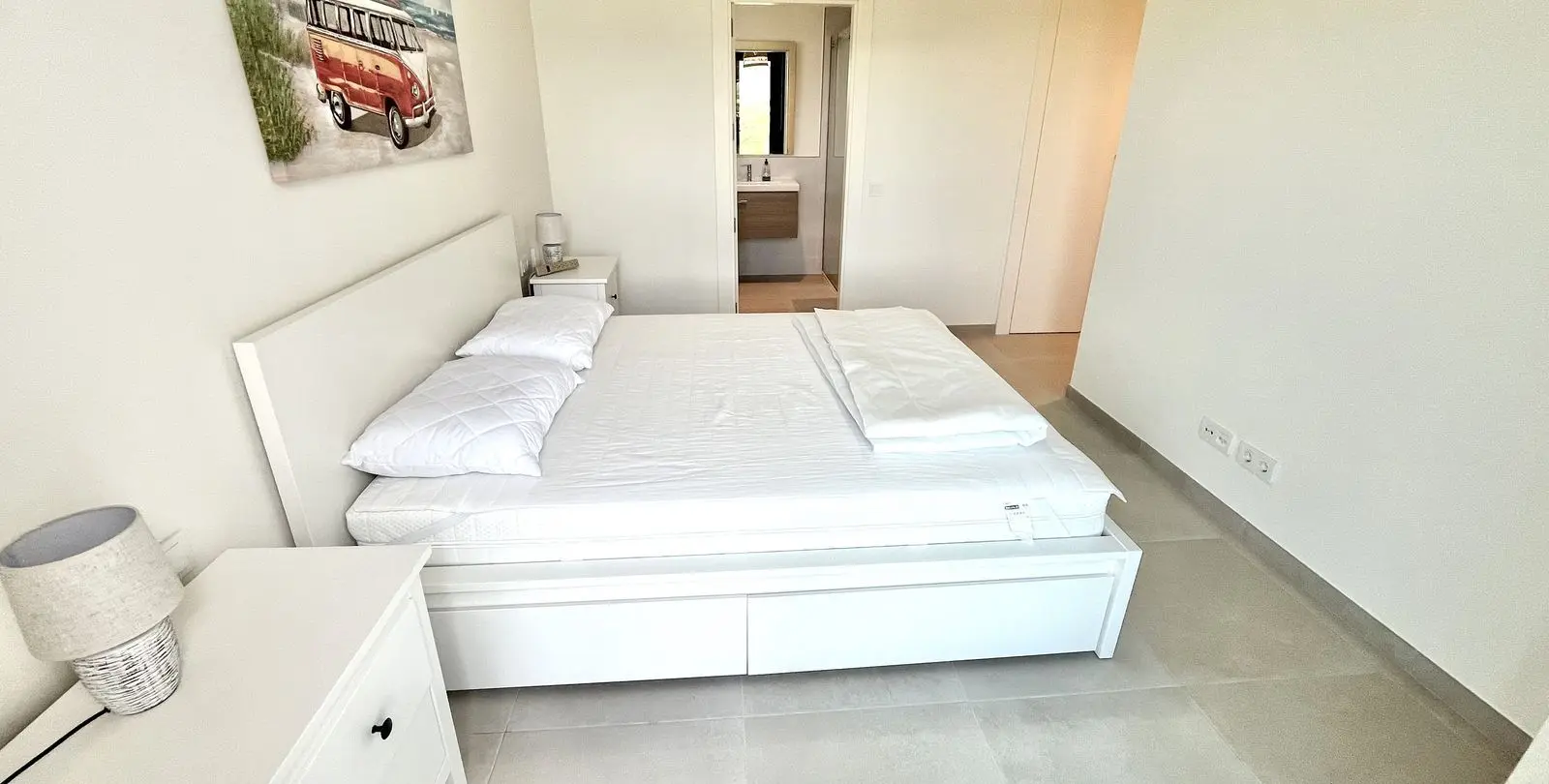 Sale of middle floor apartment in La Cala de Mijas 11