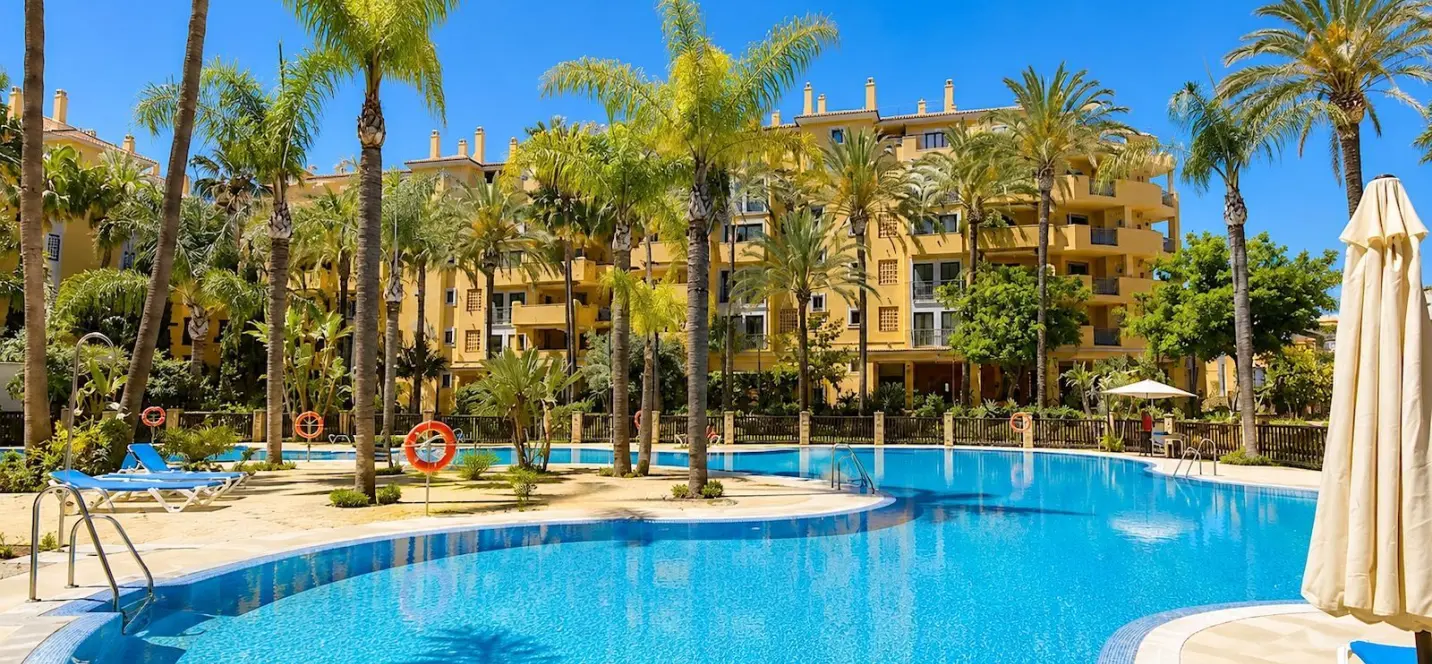 Продажа апартаментов на первом этаже в San Pedro de Alcántara 0