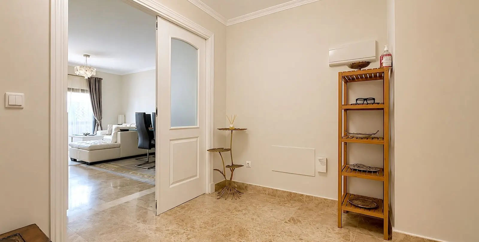 Sale of ground floor apartment in San Pedro de Alcántara 2