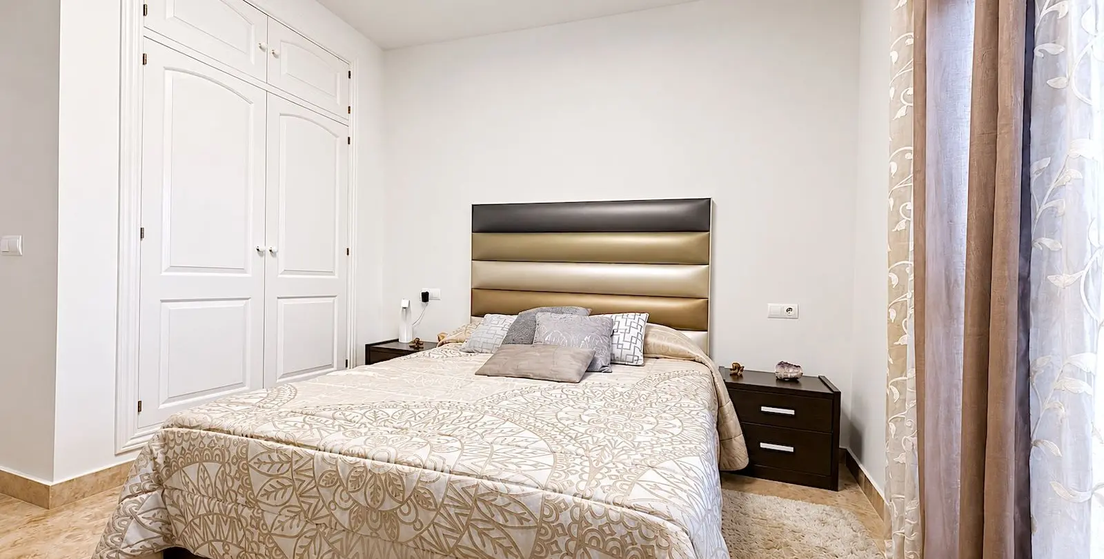 Sale of ground floor apartment in San Pedro de Alcántara 4