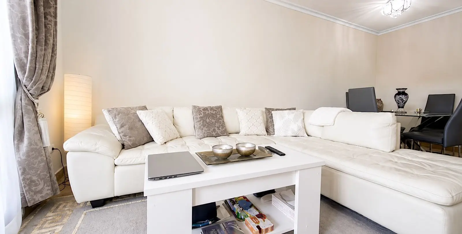 Sale of ground floor apartment in San Pedro de Alcántara 8