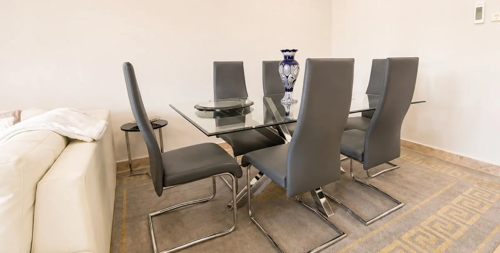 Sale of ground floor apartment in San Pedro de Alcántara 13