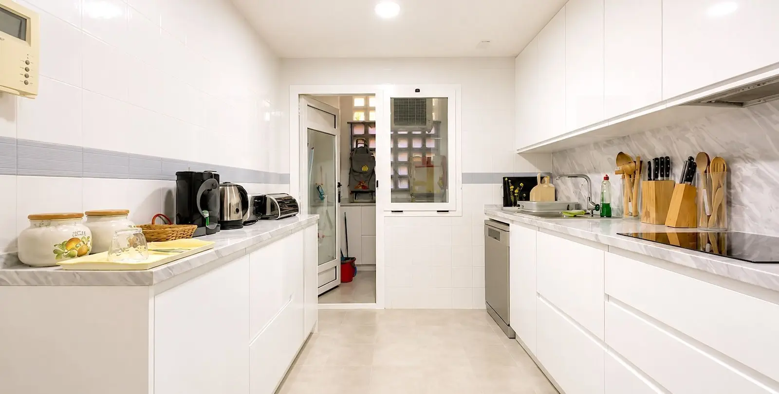 Sale of ground floor apartment in San Pedro de Alcántara 16