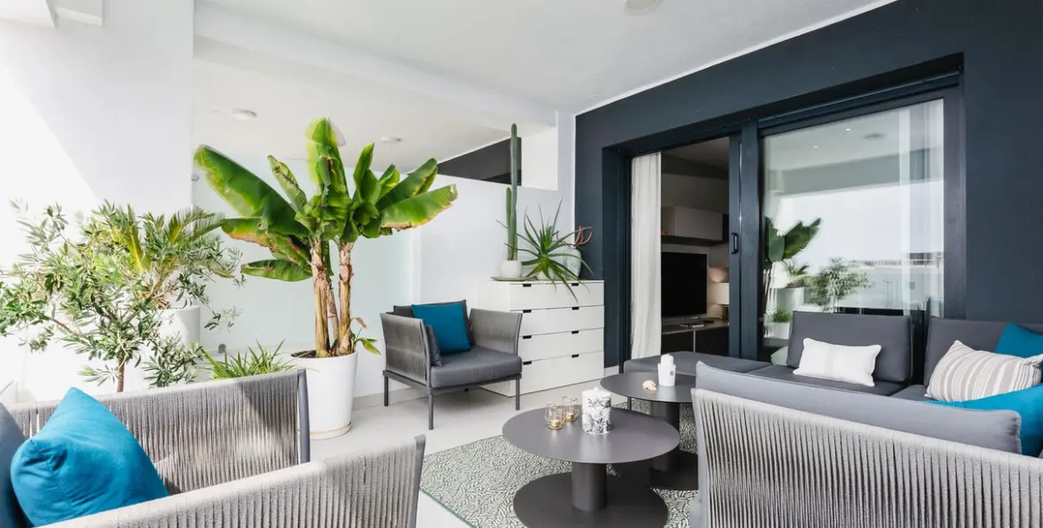 Sale of middle floor apartment in Estepona 12