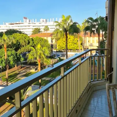 Sale of middle floor apartment in Fuengirola