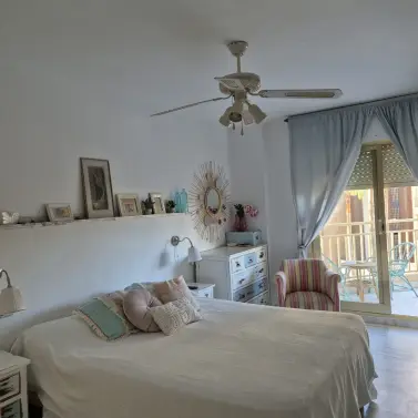 Sale of middle floor apartment in Fuengirola