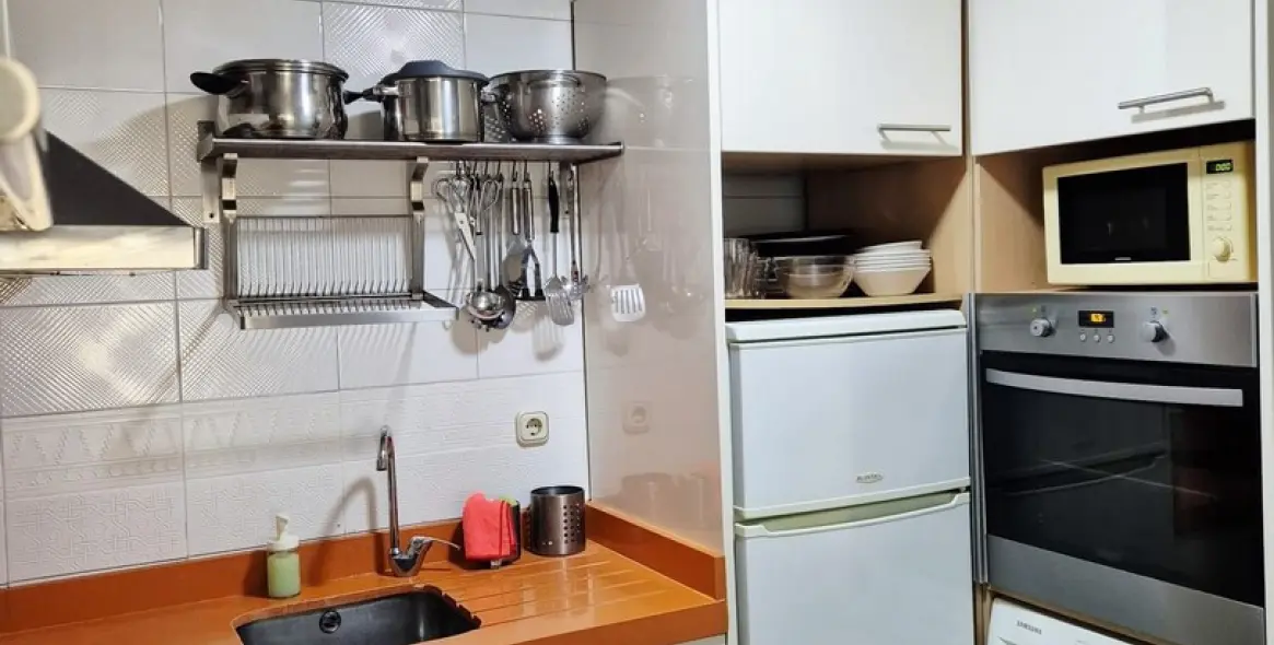 Sale of middle floor apartment in Fuengirola 11