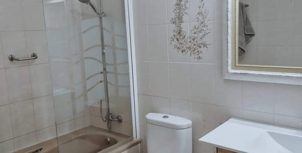 Sale of middle floor apartment in Fuengirola 15