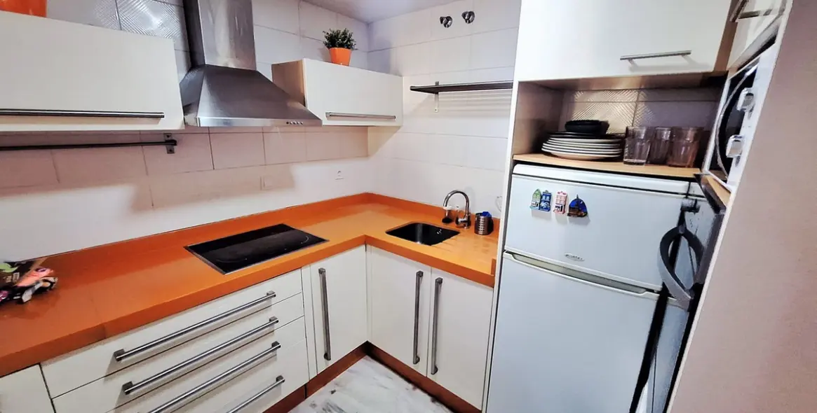 Sale of middle floor apartment in Fuengirola 16